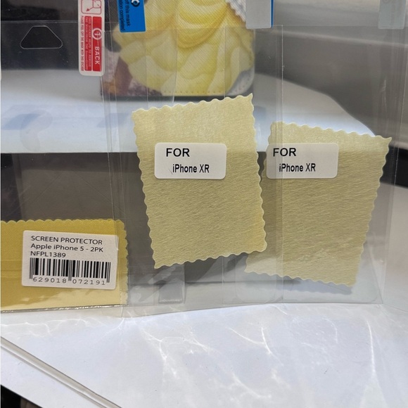 🌹 Brand New Beauty and the Beast iPhone XR Wallet Case - Never Used 🌹 - Picture 4 of 16